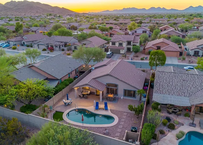 Near Superstition Hiking! W/ Pool Holiday home *